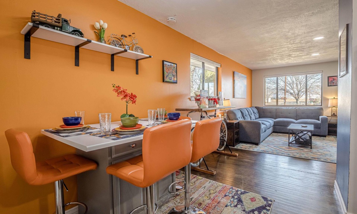 Grand Junction House | Eastside Sunset: Wag, Grill, Relax