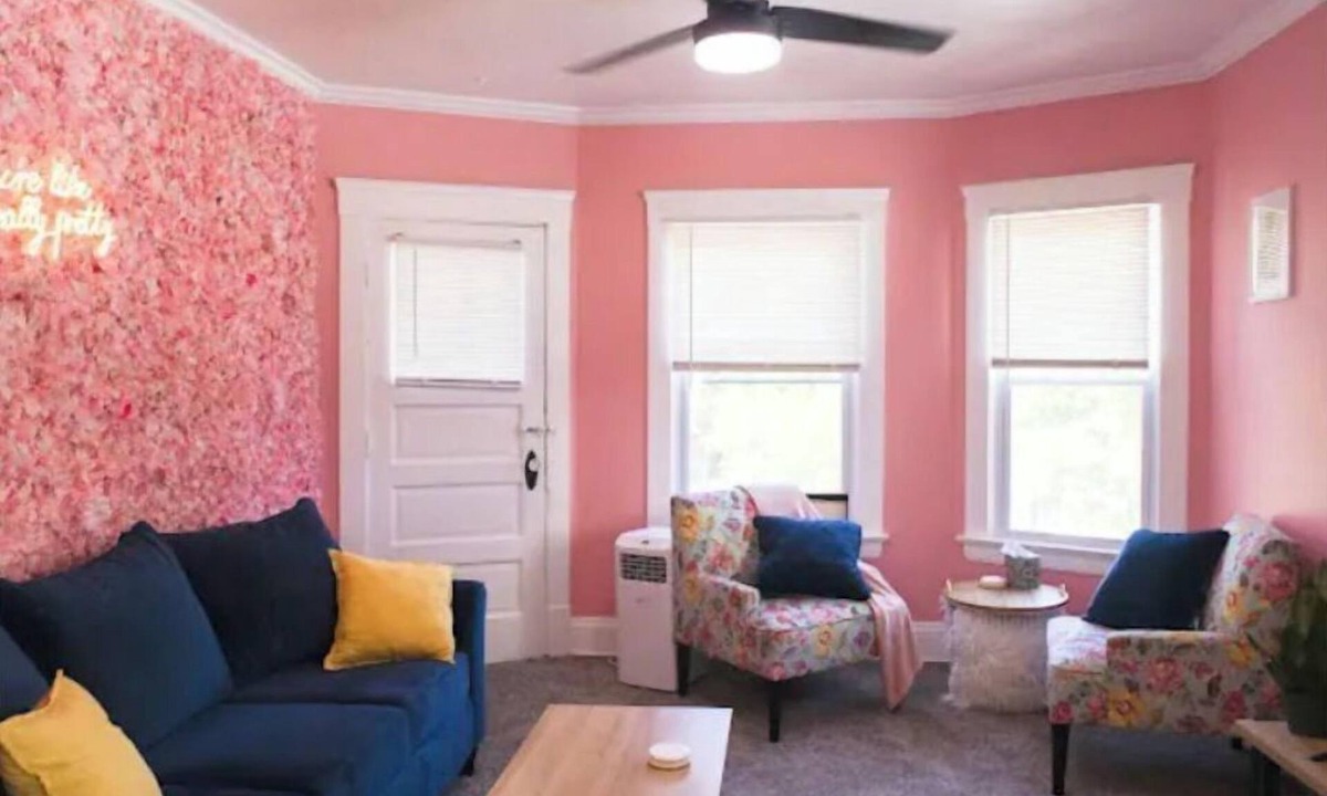 Cleveland House | Eclectic Stay in Waterloo Arts District