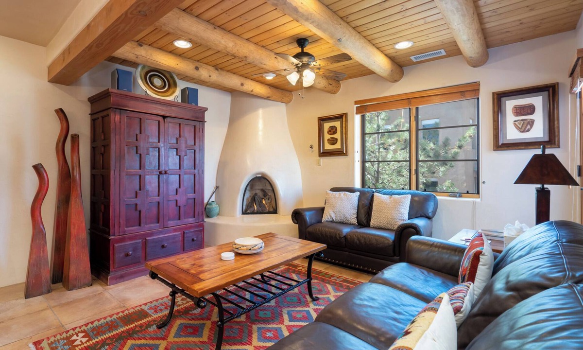 Downtown Santa Fe House | El Corazon by Kokopelli Property Management