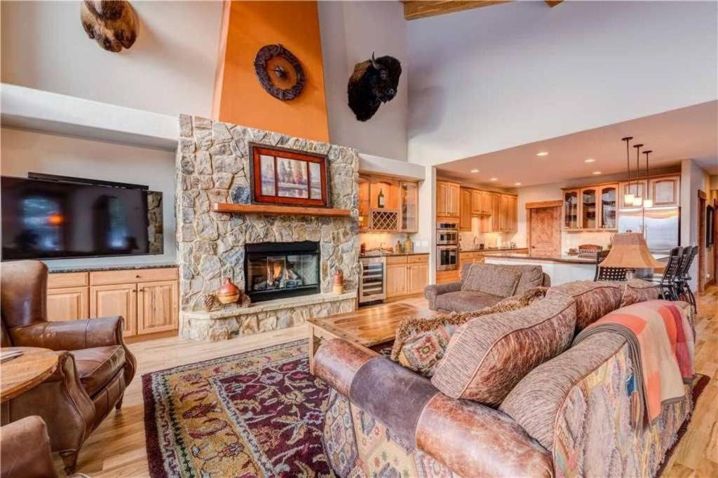 Woodmoor House | Emmett's Overlook