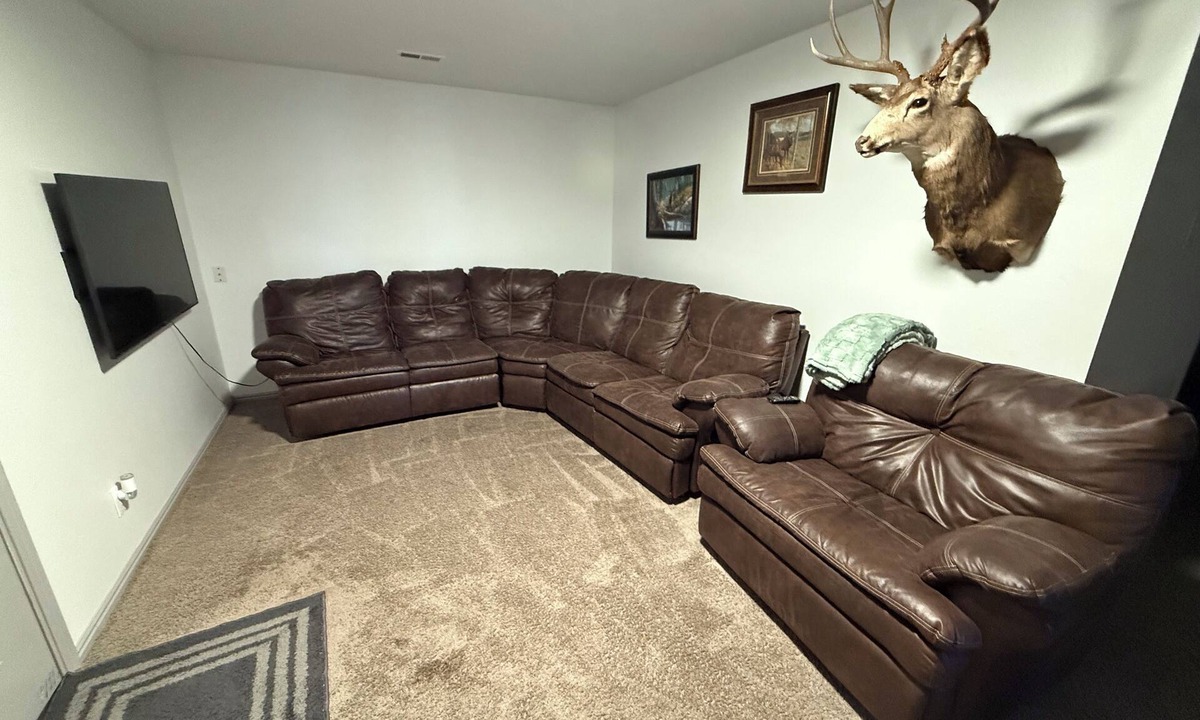 Beaver Condo | Enjoyable 2-bedroom condo with AC/Heat in charming Downtown Beaver