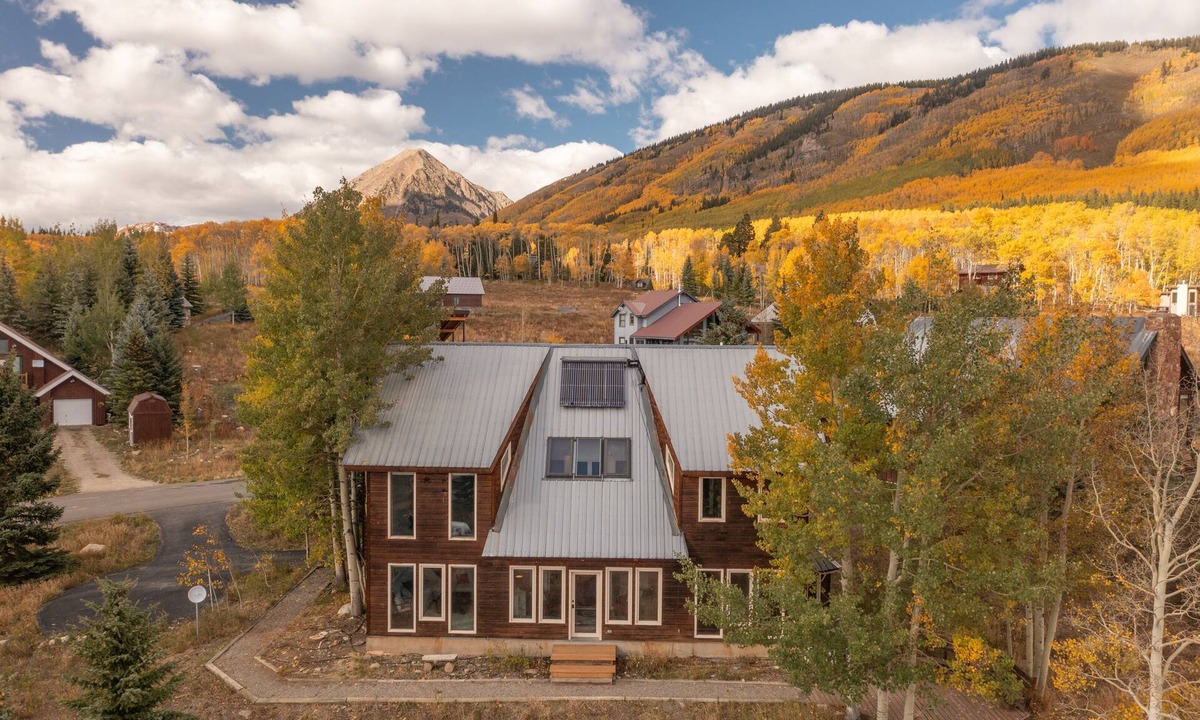 Mount Crested Butte House | Entire Mountain Home with Breathtaking Views!