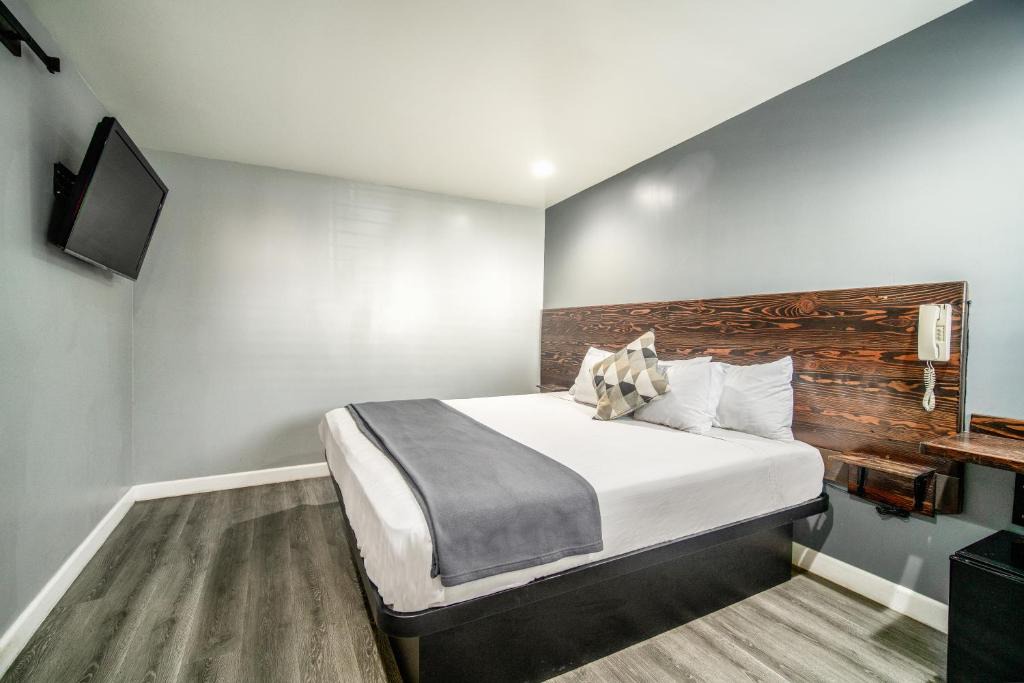 Bell Gardens Hotel | ERTH INN by AGA- Bell Garden