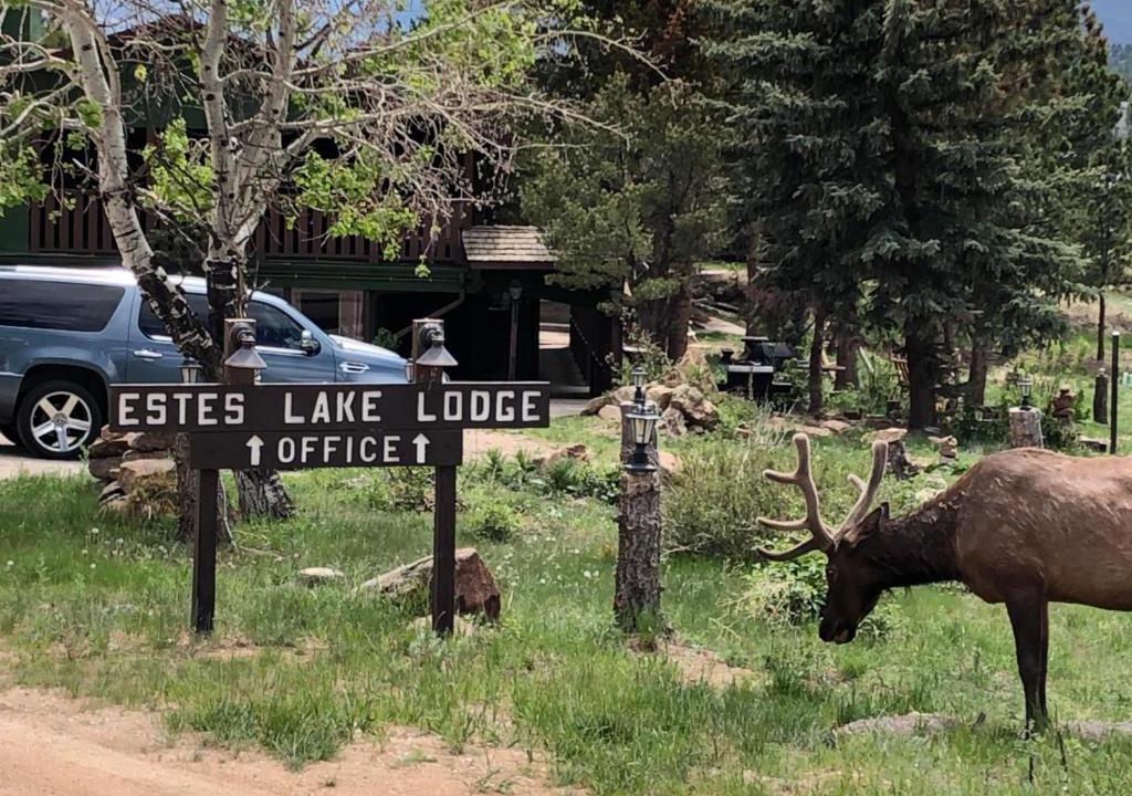 Estes Park Hotel | Estes Lake Lodge