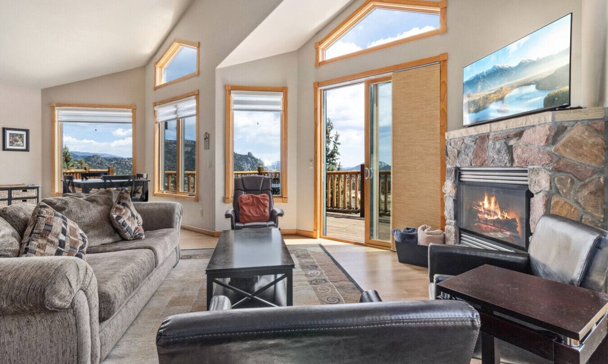 Estes Park House | Estes Park Retreat w/Views, Heated Pool, Minutes to Town