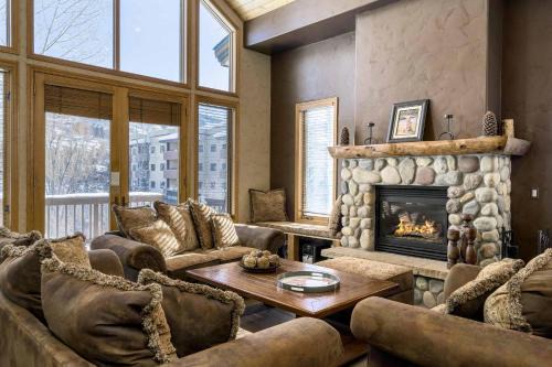 Steamboat Springs House | Evergreens 04
