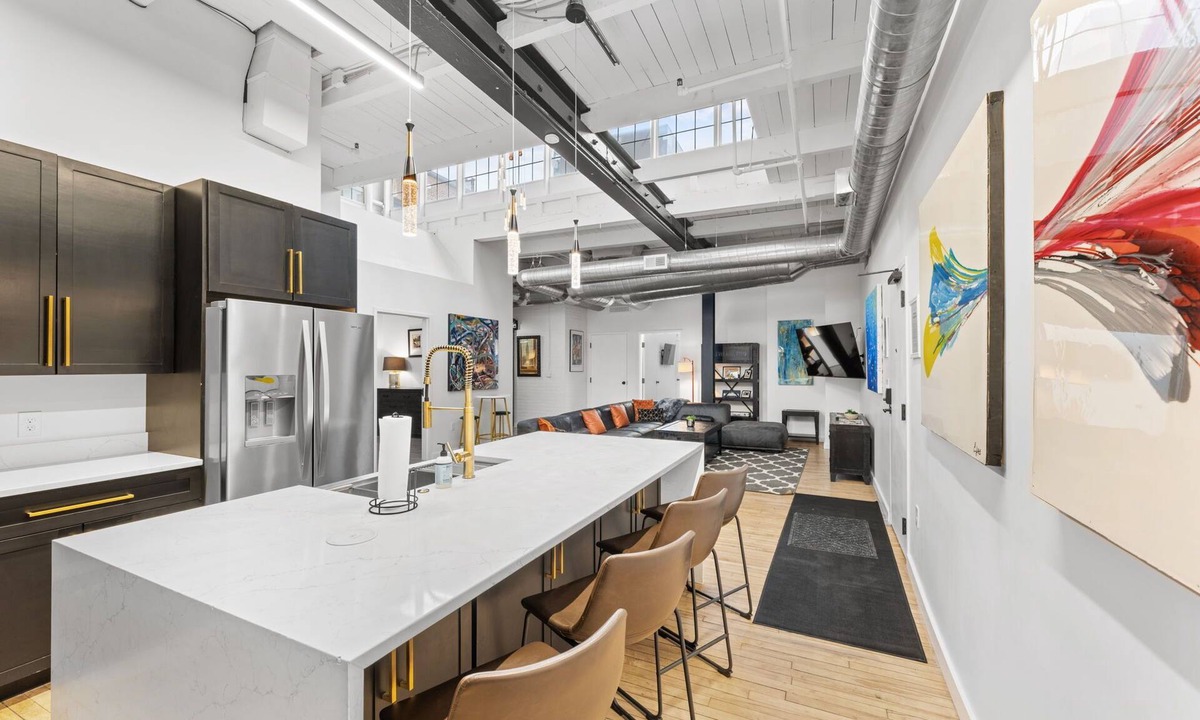 Downtown Cleveland Condo | Exclusive Luxury Penthouse - Heart of Downtown Cleveland - Rare Find