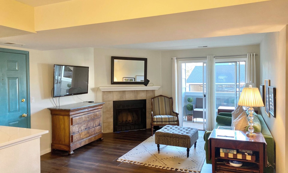 Gunbarrel Condo | Executive Furnished Rental on Gunbarrel Commons Park- 1Br/2Bath Condo