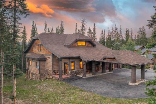 Peak 8 House | Expansive elegance at base of Peak 8, 6 en-suites, 9 fireplaces, game tables, hot tub!