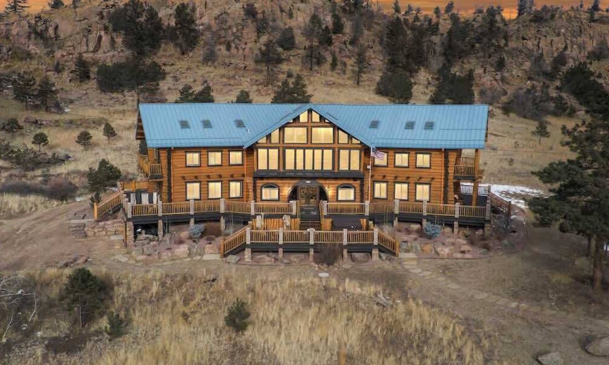 Florissant Cabin | Expansive Lodge on 80 Acres! Hot Tub, Decks, WiFi!