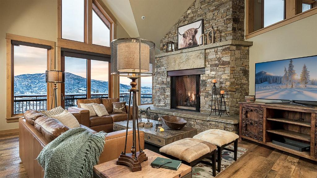 Steamboat Springs House | Falconhead Lodge - South