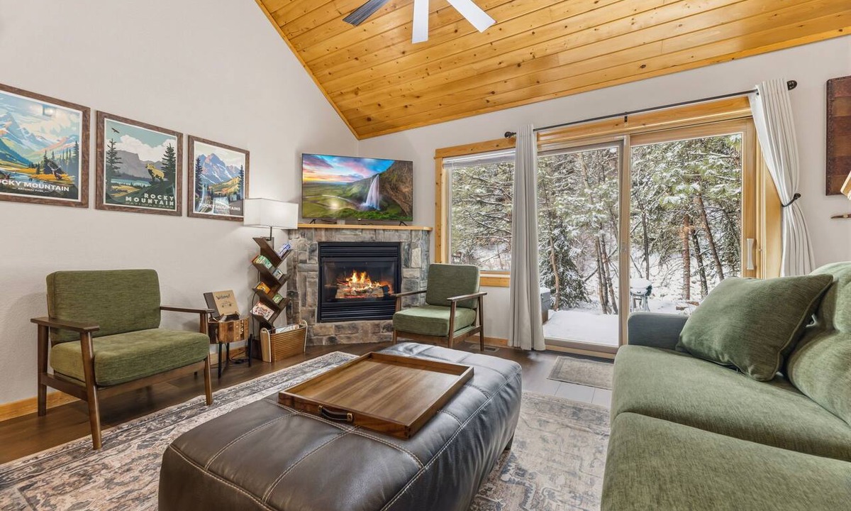 Fall River Estates Condo | Fall River Hideaway Private Hot Tub Close to RMNP