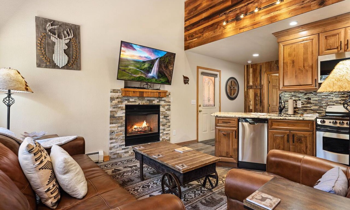Fall River Estates Condo | Fall River Suite Fireplace Close to RMNP