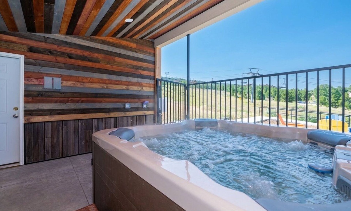 Silvercreek Condo | Family Adventure Retreat - Ski In/Out Hot Tub Steps to Kicking Horse Lift