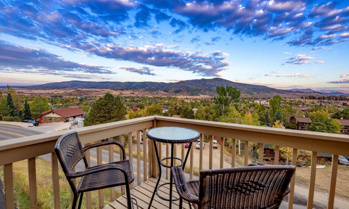 Steamboat Springs House | Family & Dog Friendly! Private Hot Tub, Wood Fireplace | Near Free Bus & Base, Garage, W/D in Unit