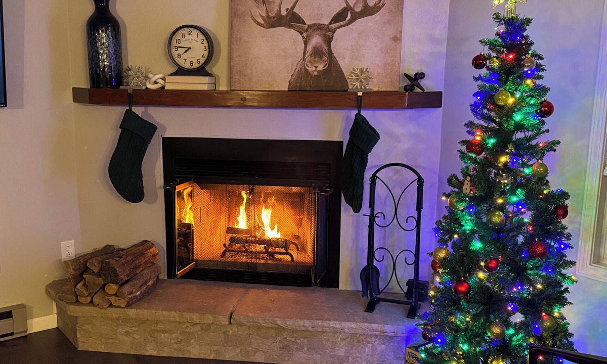 Estes Park Condo | Family Friendly Cozy Mountain Getaway close to RMNP!