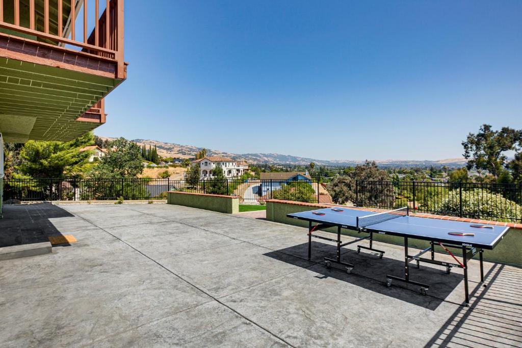 East San Jose House | Family-Friendly San Jose Base Near Levi’s Stadium!