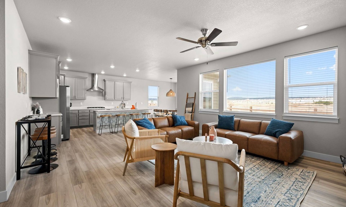 Monument House | Family Fun Retreat-Air Force-Hot Tub, Game Room