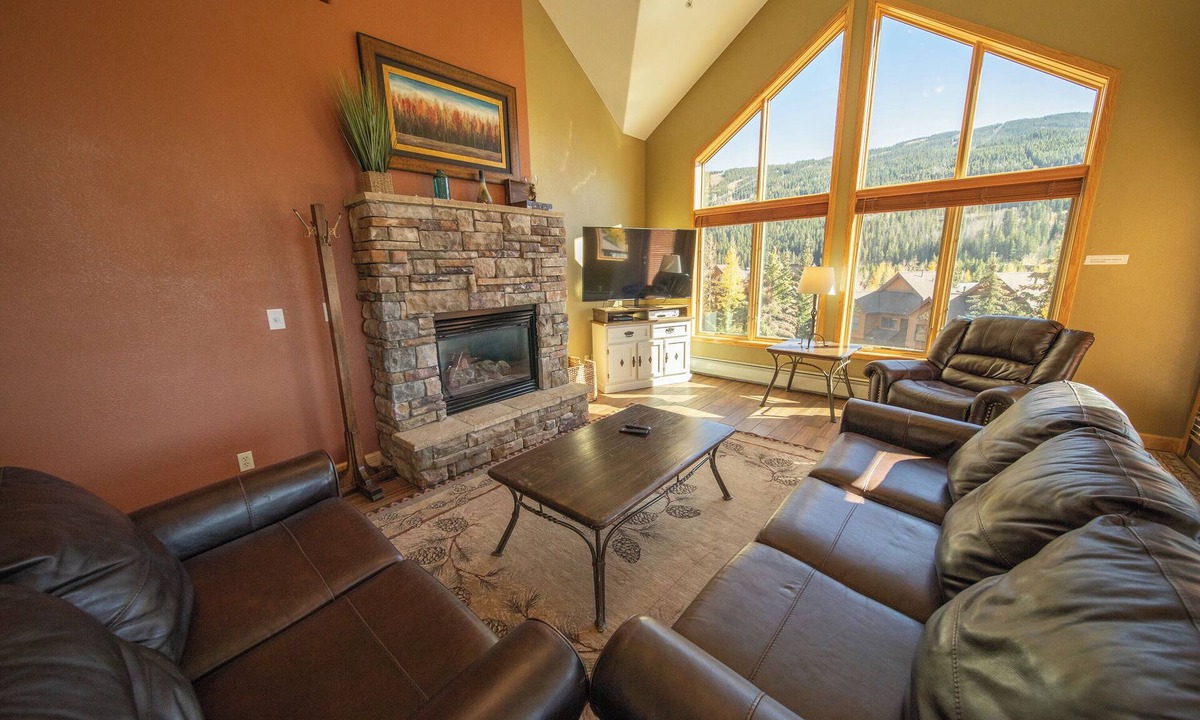 Mountain House Condo | Family Getaway | Balcony, Trails & Mountain Views