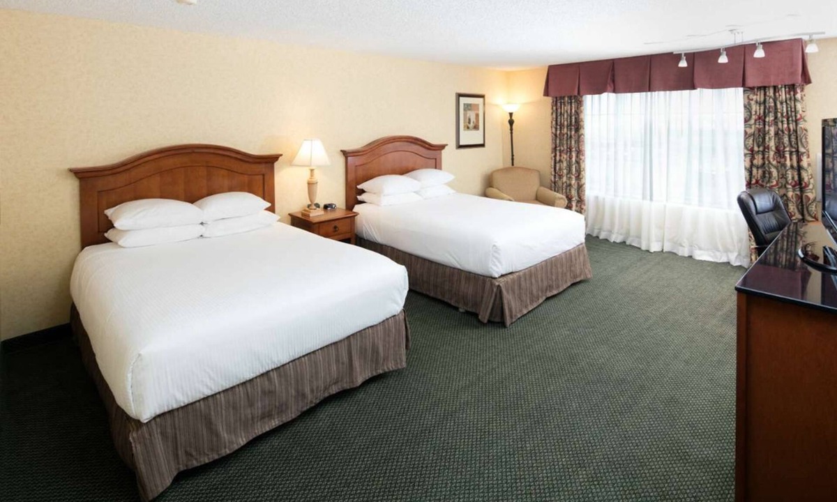 Downtown Hotel | Family-Ready Suite Close to Sequoia Park Zoo and Arcata Bay