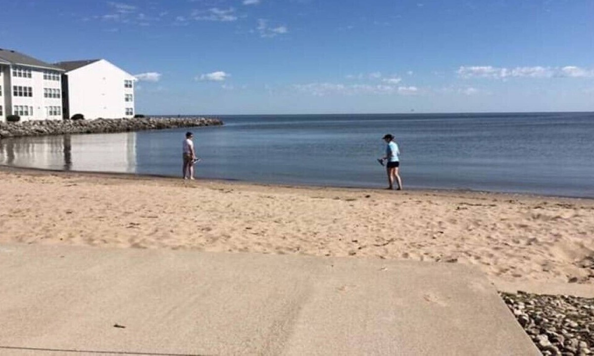 Port Clinton Condo | Fantastic View Waterfronts Condo RIGHT ON THE LAKE BEACH POOL JET EXPRESS