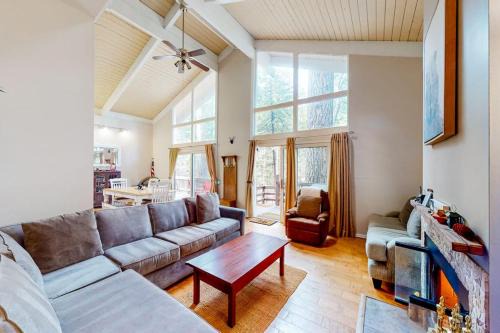 Twin Peaks House | Fernrock Cabin