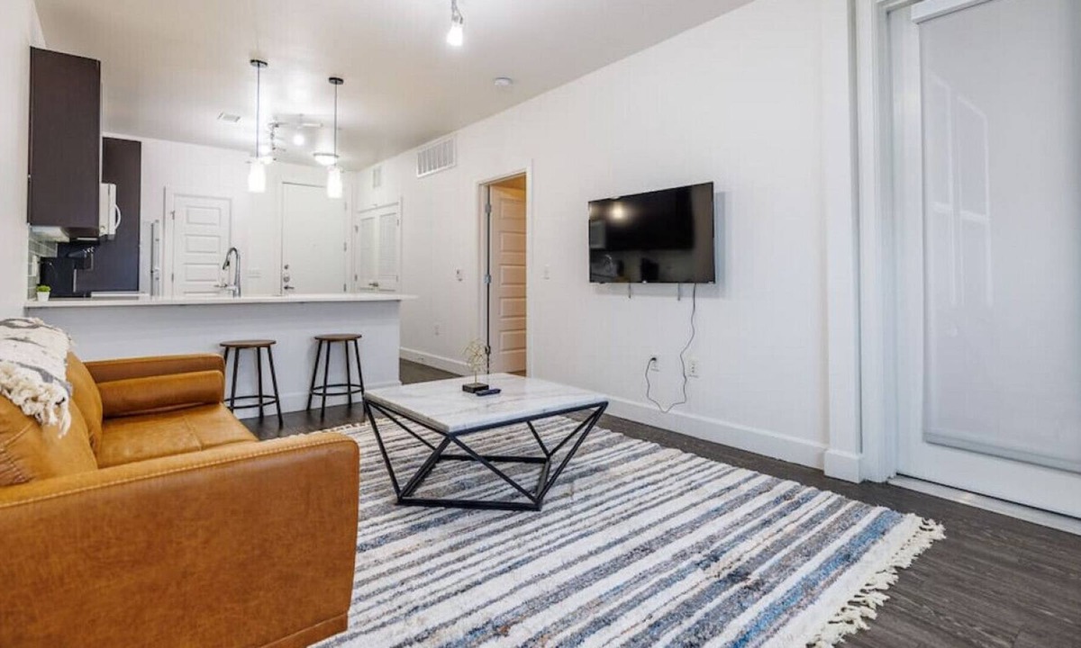 Ballpark Apartment | Finn's Manor - Downtown Denver