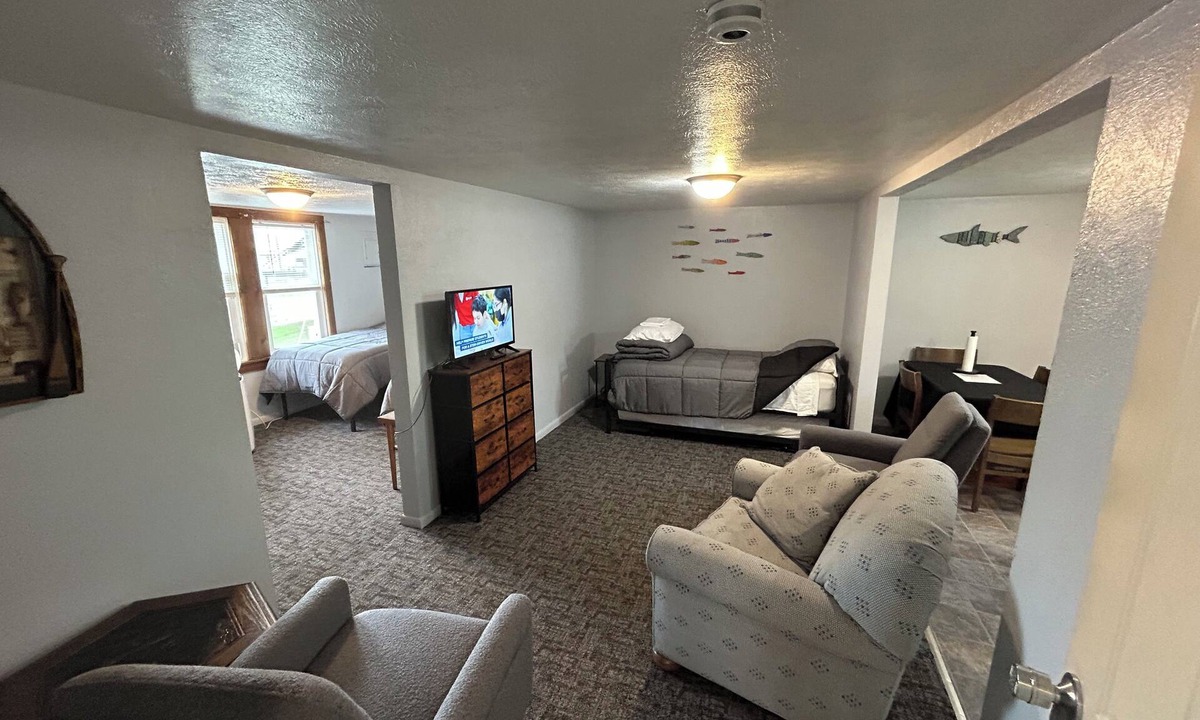 Gypsum Apartment | Fishermen’s Denn, close to Lake Erie Islands, boat ramps, ferries, and marinas
