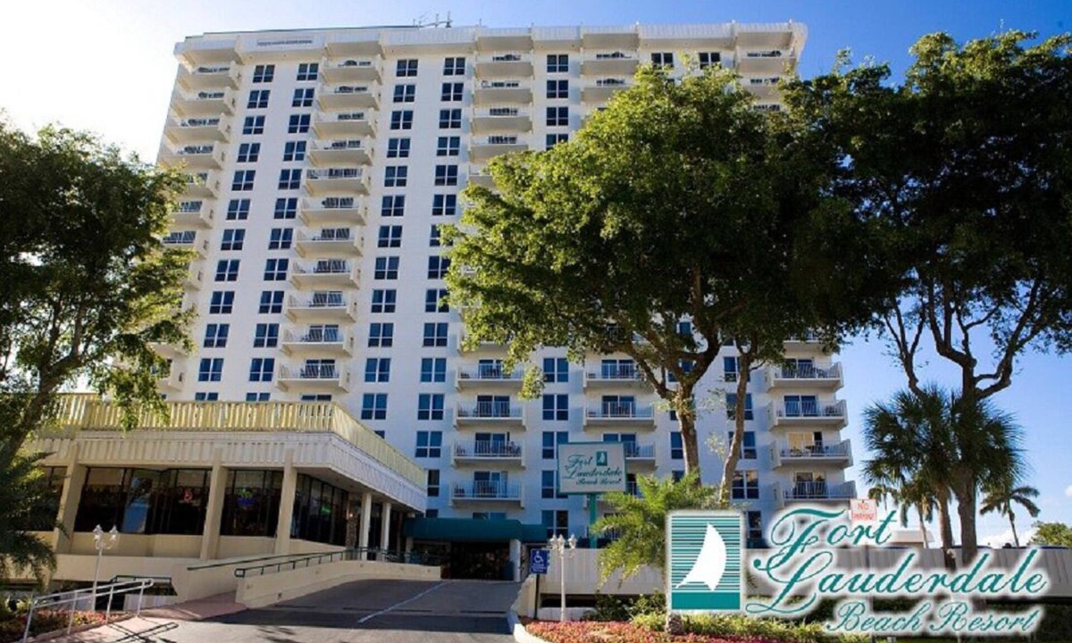 East Fort Lauderdale Apartment | FLBR Studio Unit 1501A - 2 blocks off beach with Direct Ocean Views.