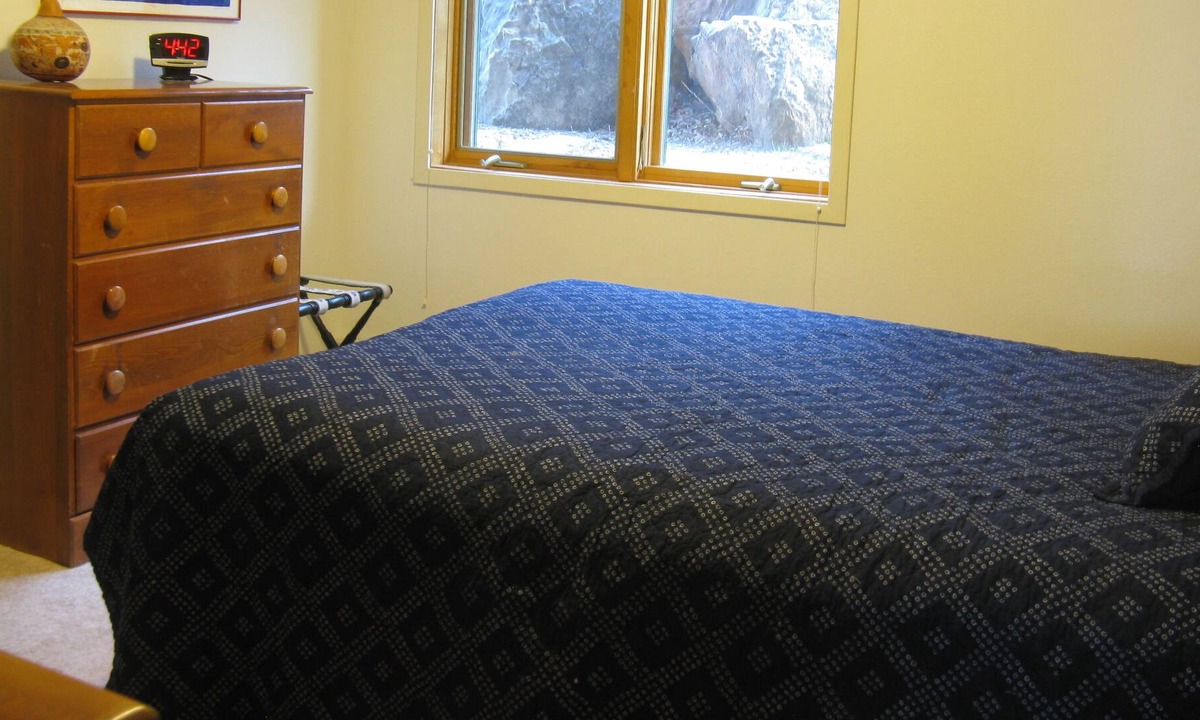 Lower Arapahoe House | Foot of Flagstaff Mountain: 1 - 3 guest rooms