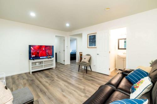 Bonita House | Foothills LA family friendly house