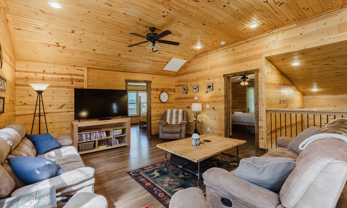 San Juan River Village Cabin | Forest Cabin | Hot Tub, Trails, Near Skiing & Town