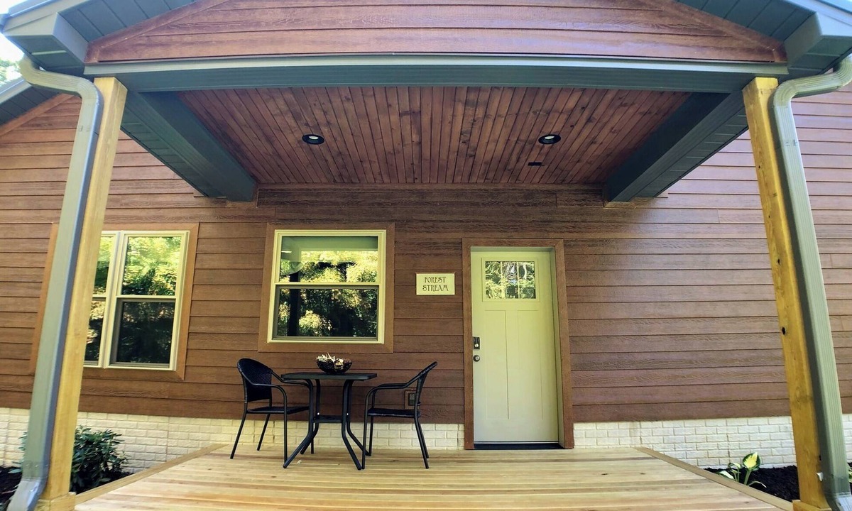 Dundee Cabin | Forest Stream Suite: Luxury Suite in Amish Country, Ohio
