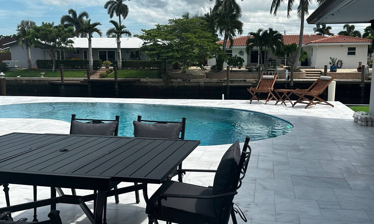 Coral Ridge Isles House | Fort Lauderdale Waterfront Villa With Ocean Excesses , Heated Pool !
