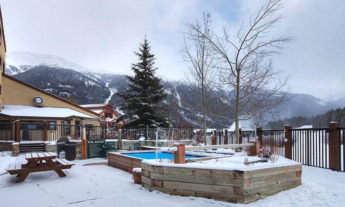 East Village at Copper Hotel | Foxpine Hotel Style Room with 1 Bed #207 by RedAwning