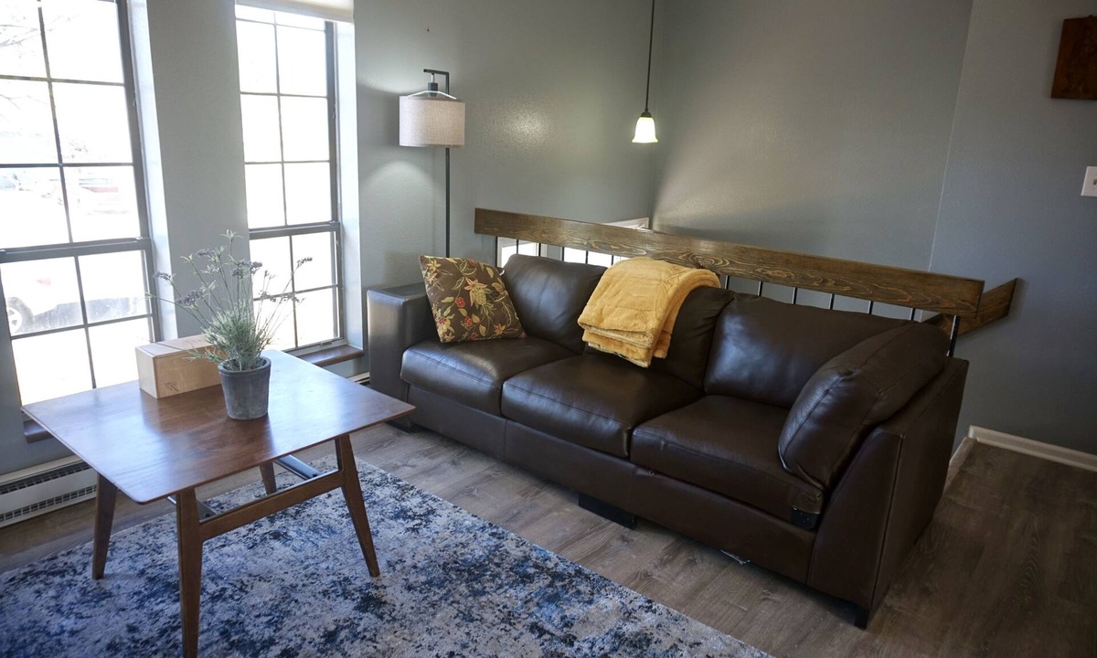 Kensington House | Fully Furnished Midtown Home