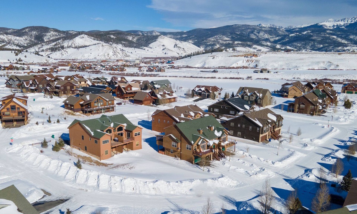 Pole Creek House | Fun pet friendly 4 bedroom hot tub and Air Conditioning