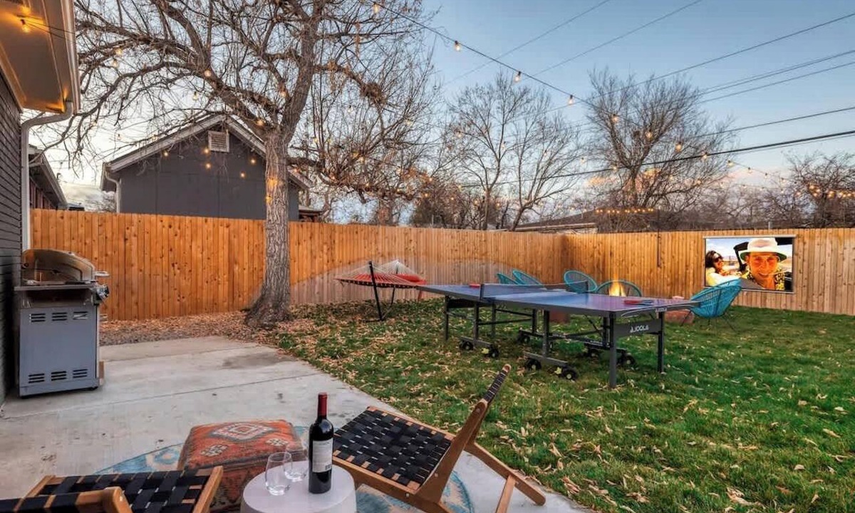 Dupont House | Game Room, Cinema & Fire Pit Backyard