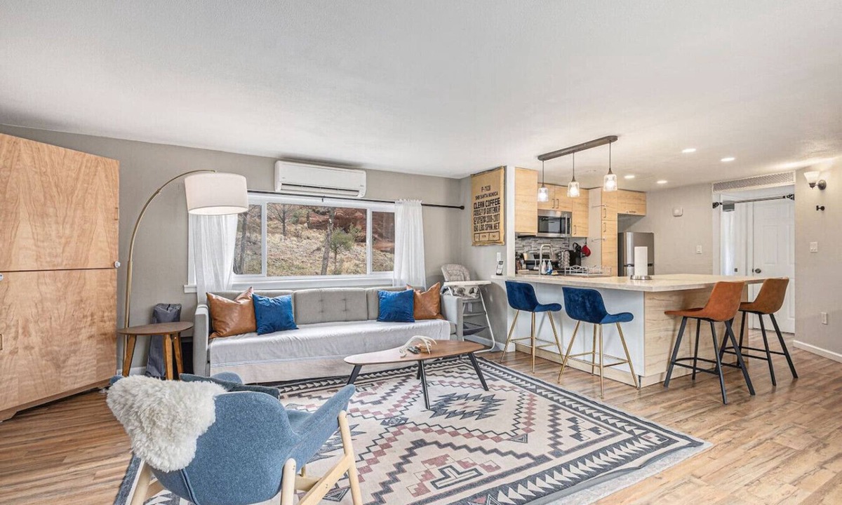 West Colorado Springs Condo | Garden of the Gods Retreat - Upper Unit