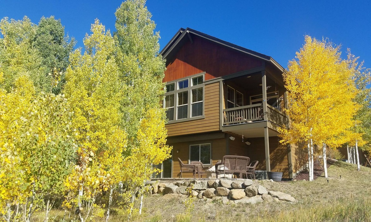 Silvercreek House | Golf, Hike, Bike. Family Relaxation! Rocky Mtn Retreat! Private Hot Tub. Views!