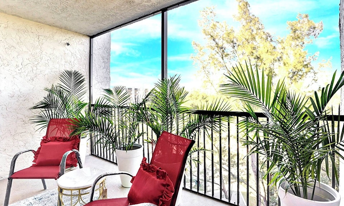 Inverrary Condo | GOLF PARADISE ,15 MINUTE FROM CRUISE SHIP TERMINAL Fort Lauderdale, FL