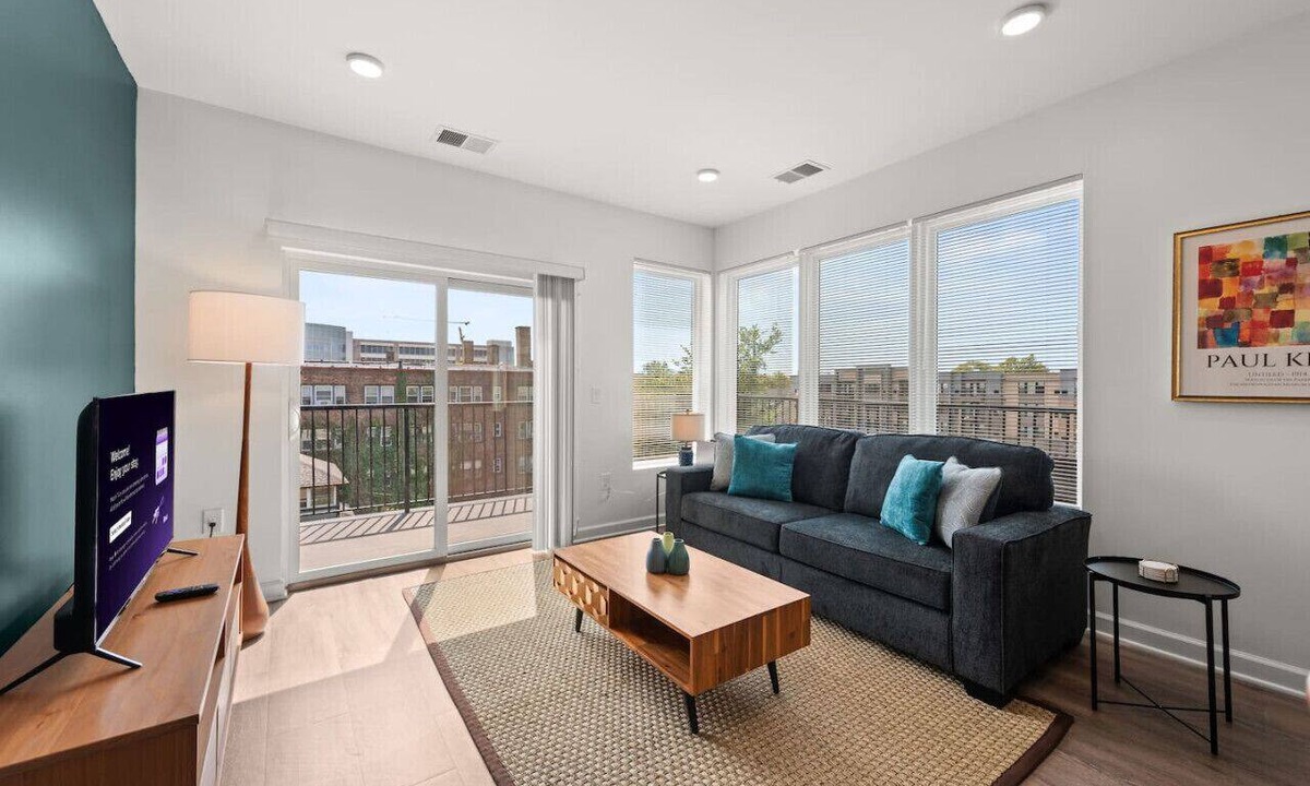 Hough Apartment | Gorgeous 2 Bed/2 Bath | CLE Clinic | Balcony