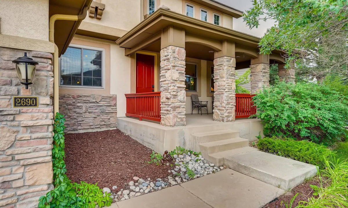 Westridge House | Gorgeous 4 Bedroom House in Golf Course Community