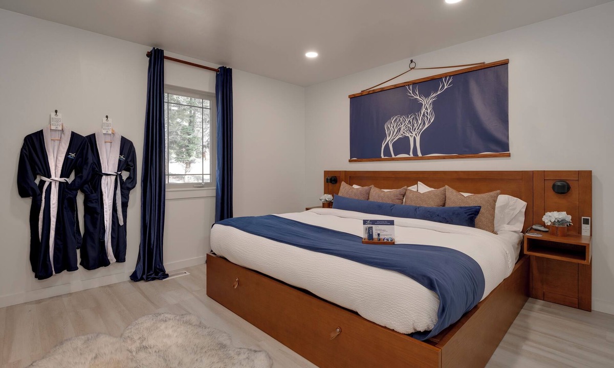Angel Fire Cabin | Gorgeous Cabin in the Woods, King Bed, Fire Pit, A/C
