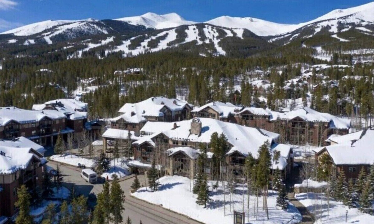Four O'Clock Resort | Grand Timber Lodge Resort Suite Ski In/Ski Out