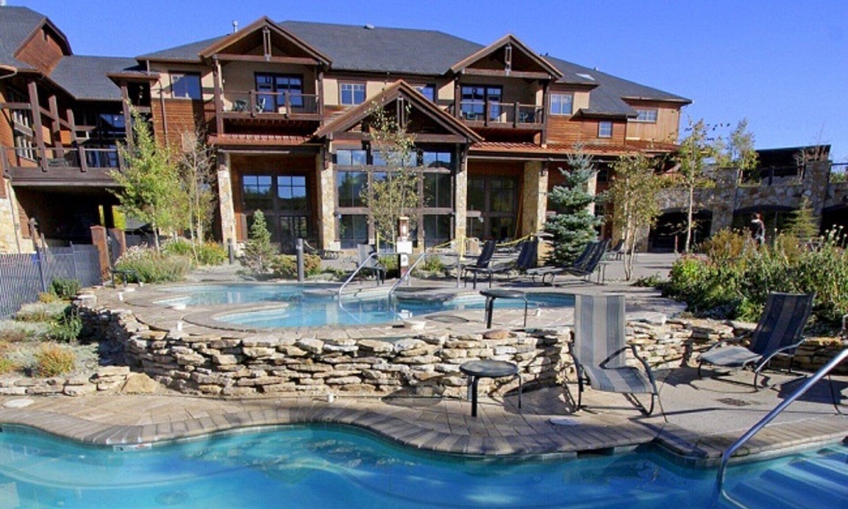 Four O'Clock Apartment | Grand Timber One Bdr Studio One Bath 5 Star Breckenridge, CO Ski-in/out