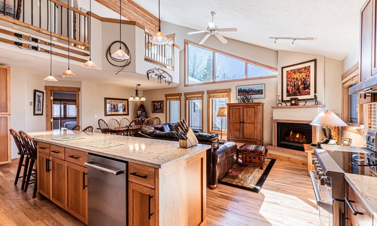Steamboat Springs House | Great July Dates Open Now! Private Hot Tub | Stunning Mountain Views | Free Town Bus | 2-Car Garage