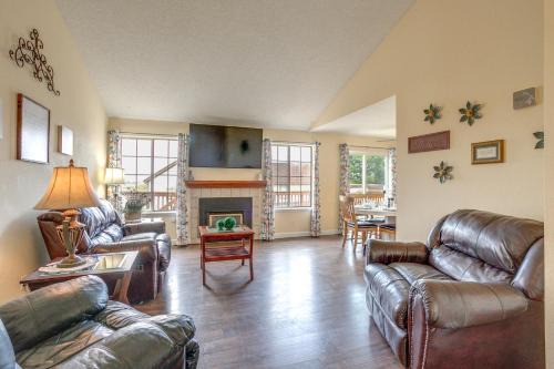 Thornton House | Grill, Fireplace & Fenced-In Yard: Thornton Home!