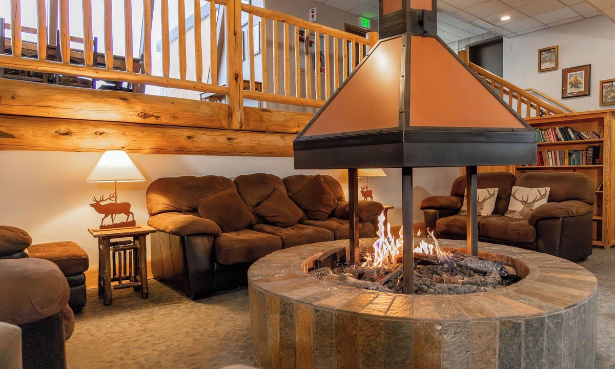 Steamboat Springs House | Group Vacation! Two Great Units Near Ski Slopes/Four Points, Full Kitchens