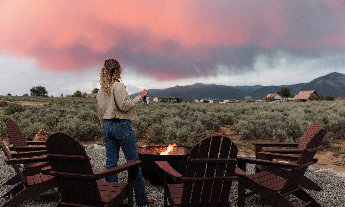 Taos House | Guests Rave, TaosBoho, HotTub, Kiva, GameRoom w/Pool Table